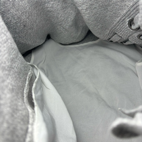 Simply Vera Vero Wang pull over sweater
NWOT - Picture 4 of 10